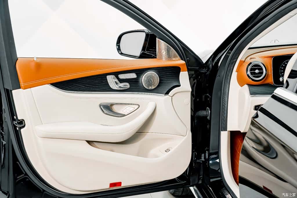 Mercedes-Benz E-Class, 2023 16