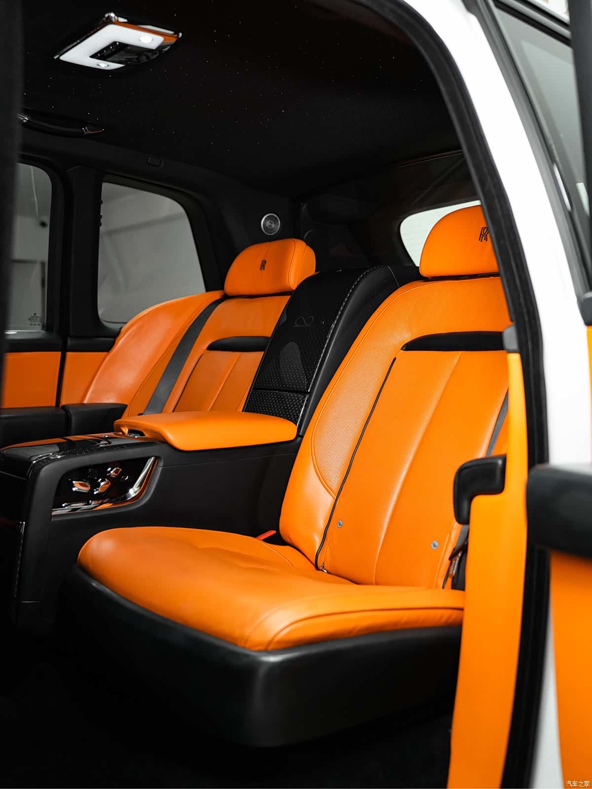 Rolls-Royce Cullinan, 2022 12