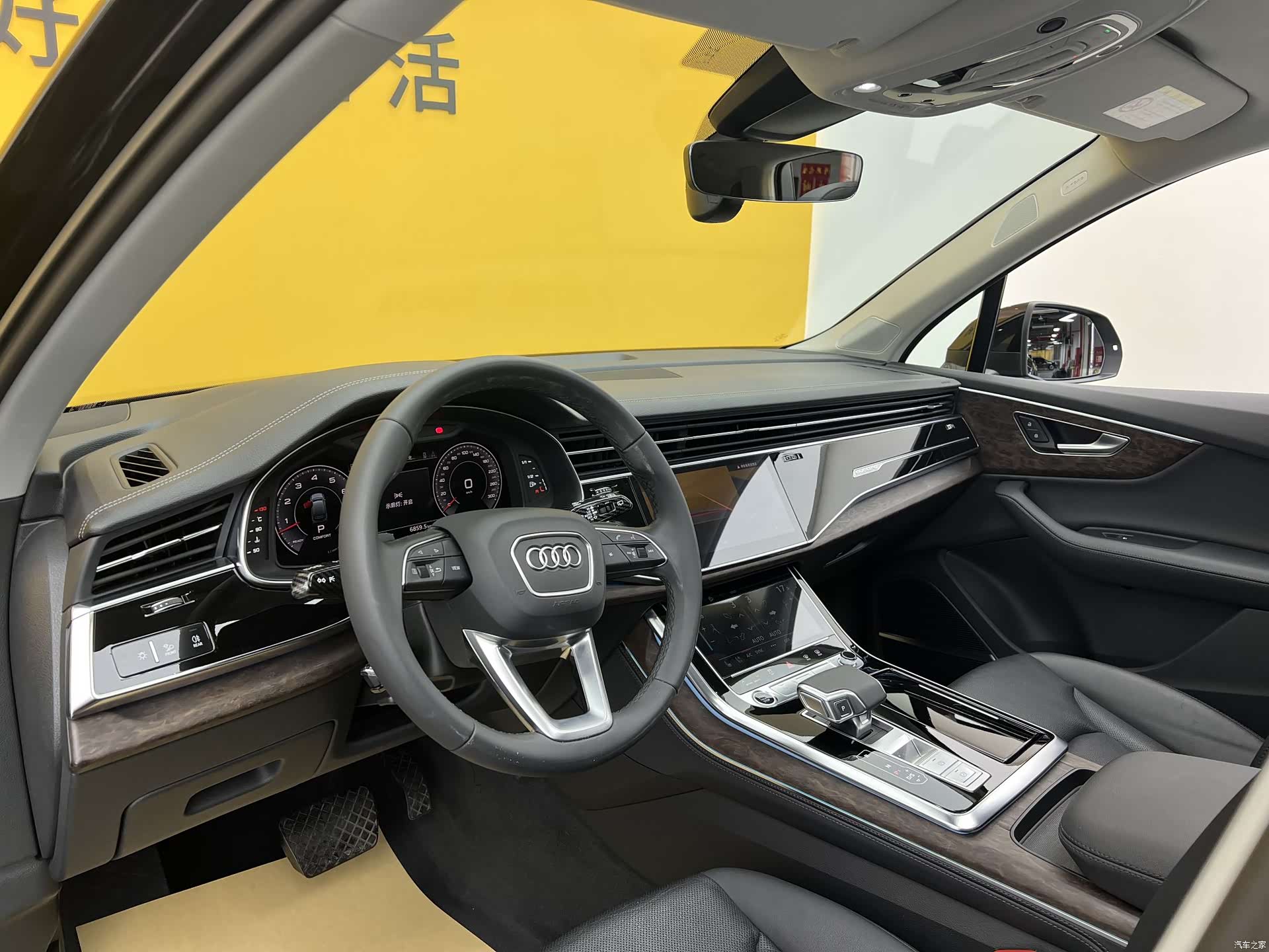 Audi Q7, 2023 4