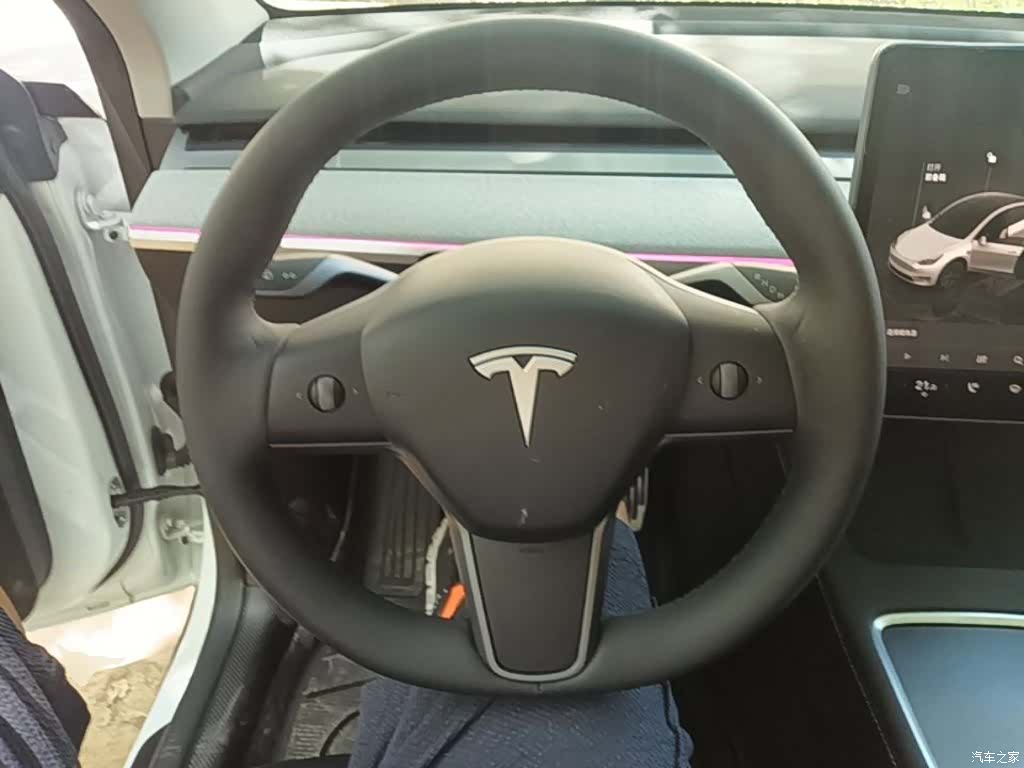 Tesla Model Y, 2024 11