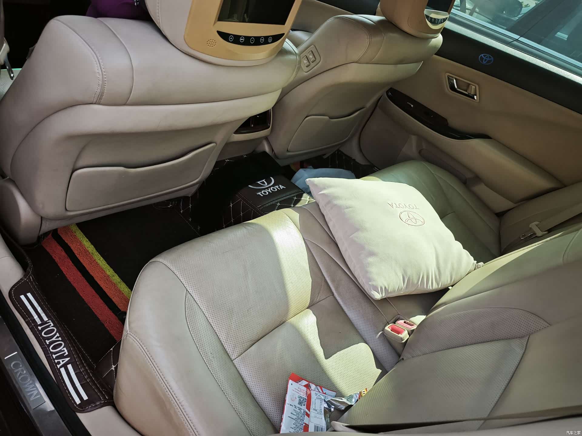 Toyota Crown, 2011 7