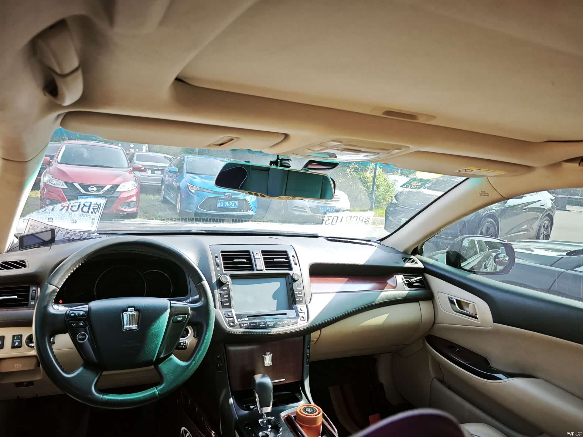 Toyota Crown, 2011 8
