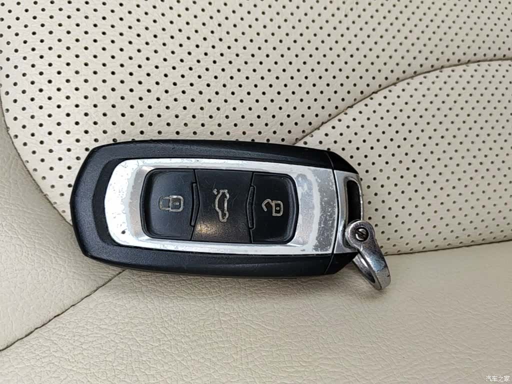 Geely Emgrand, 2017 9