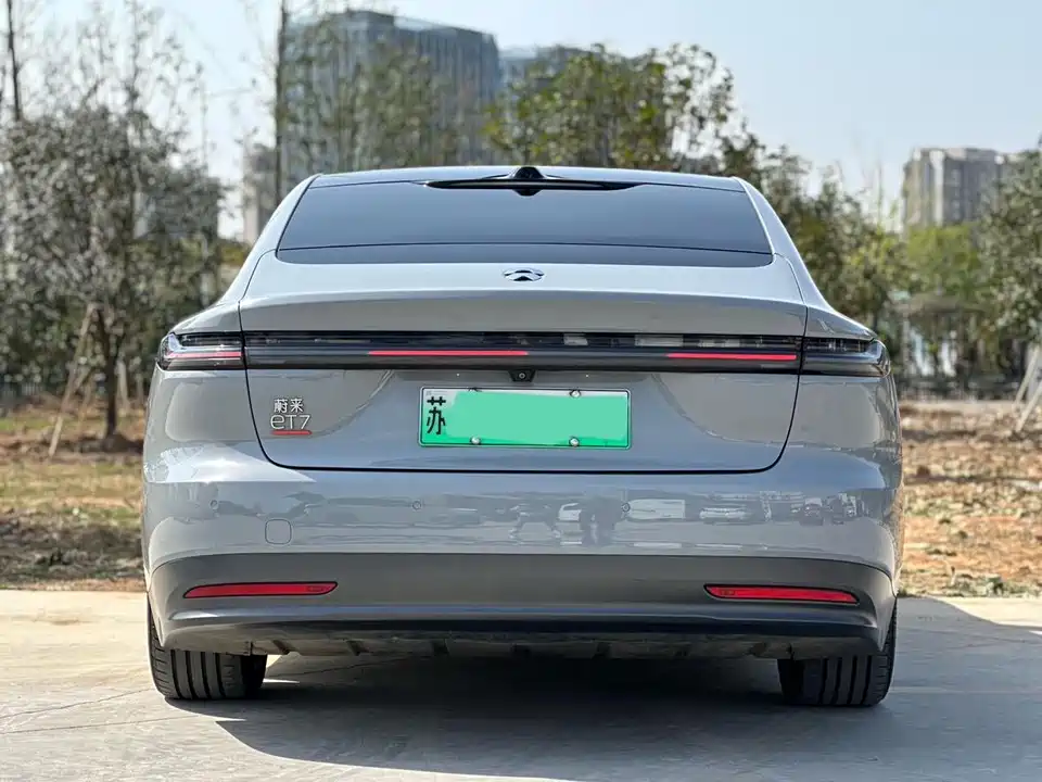 NIO ET7