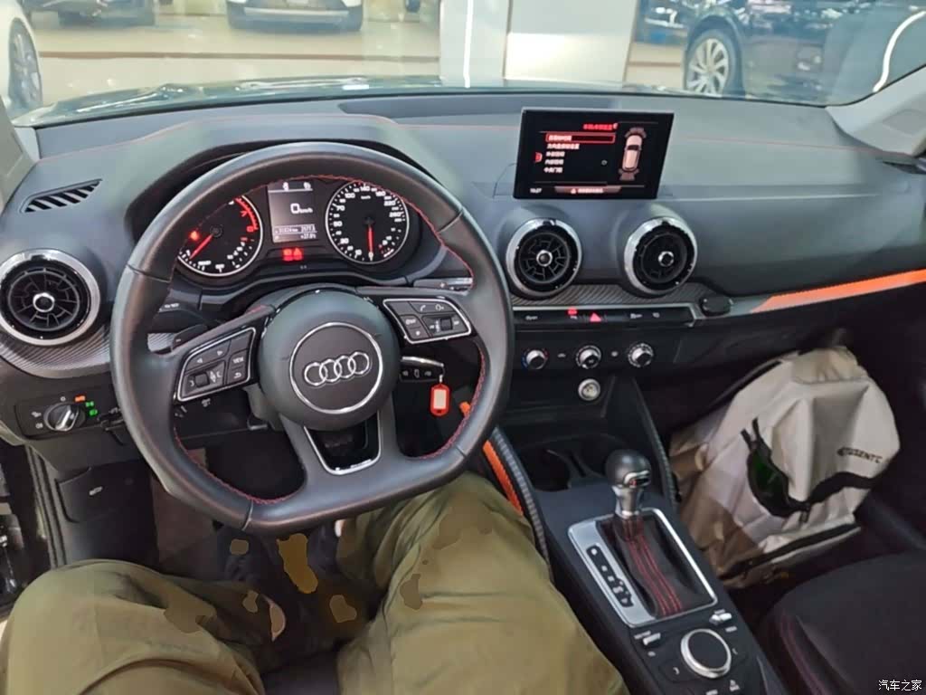 Audi Q2L, 2024 10