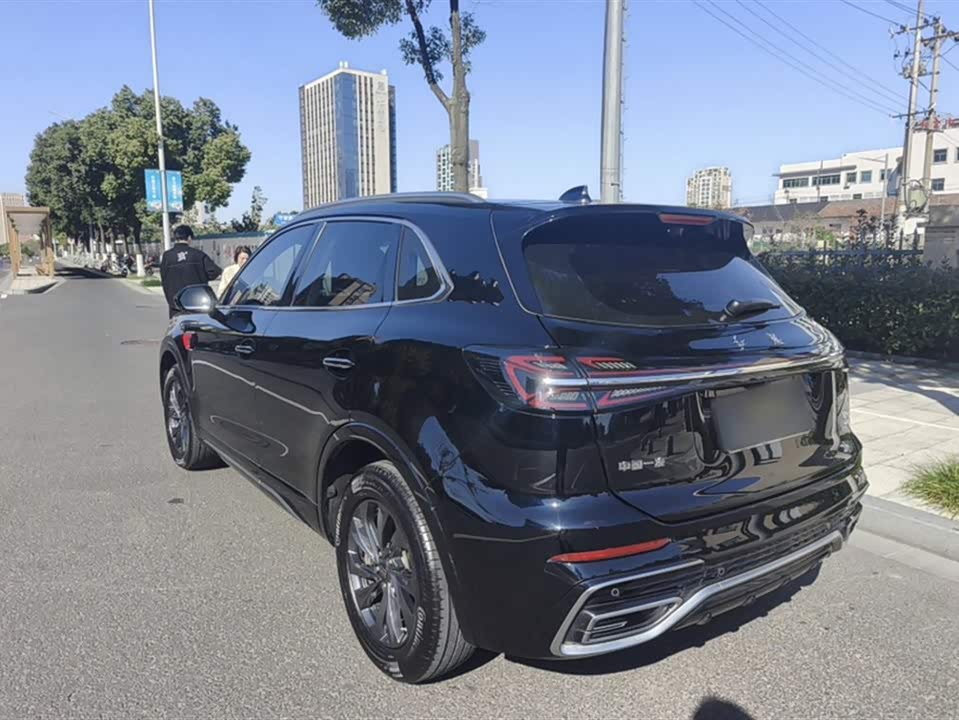 Hongqi HS5