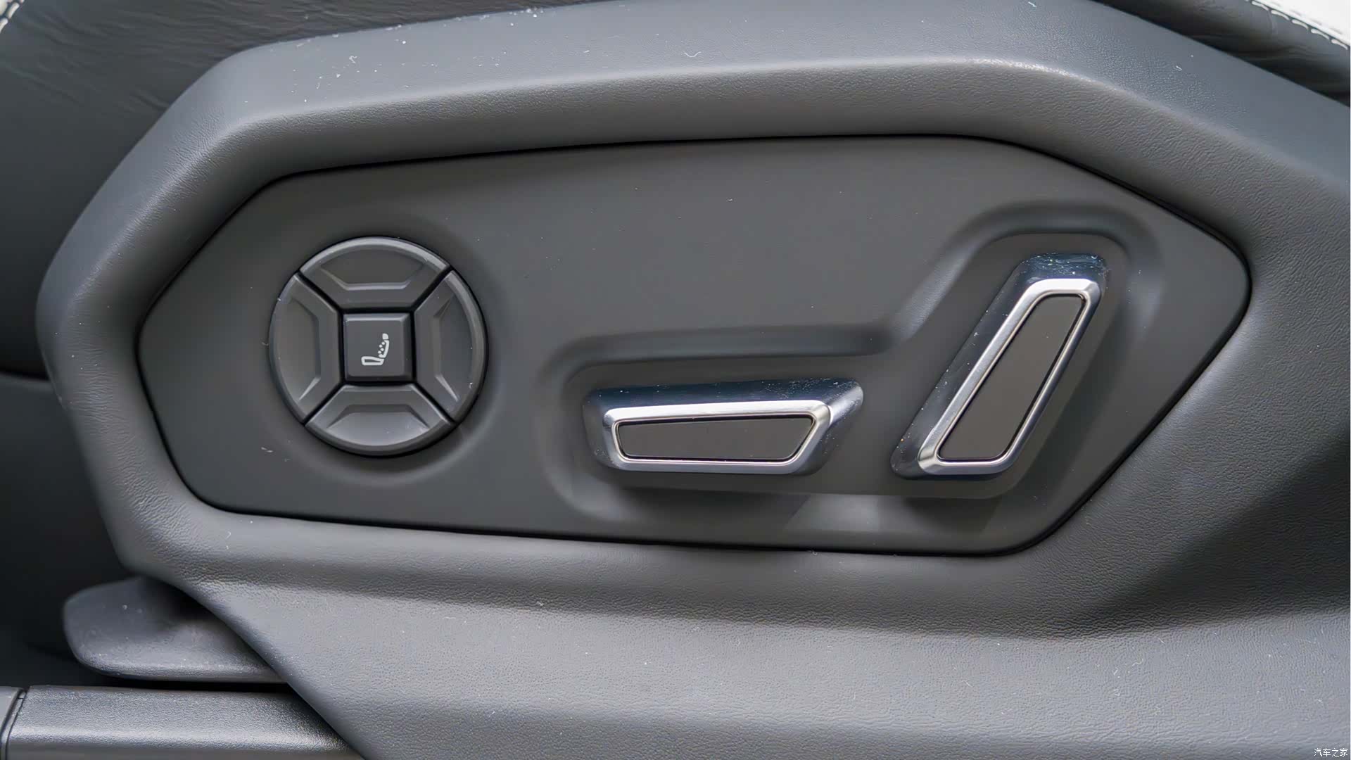 Lamborghini Urus, 2023 11
