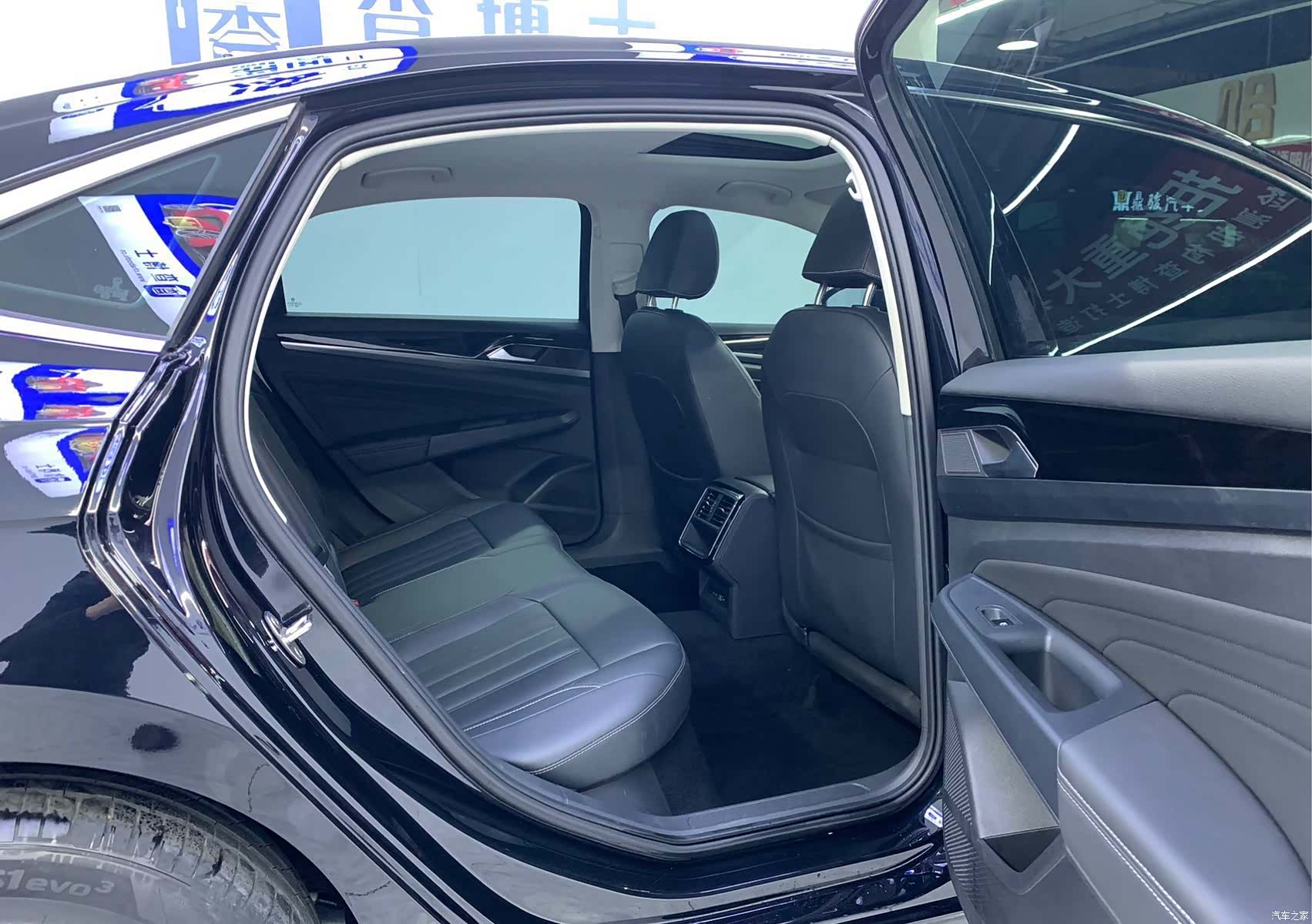 Volkswagen Passat, 2022 17