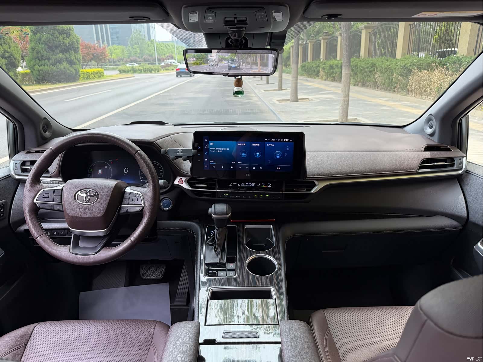 Toyota Sienna, 2023 10