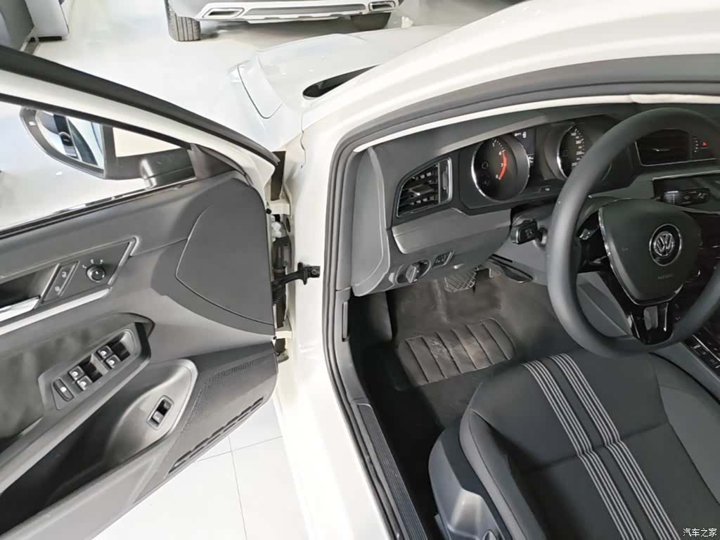 Volkswagen Lamando, 2017 16