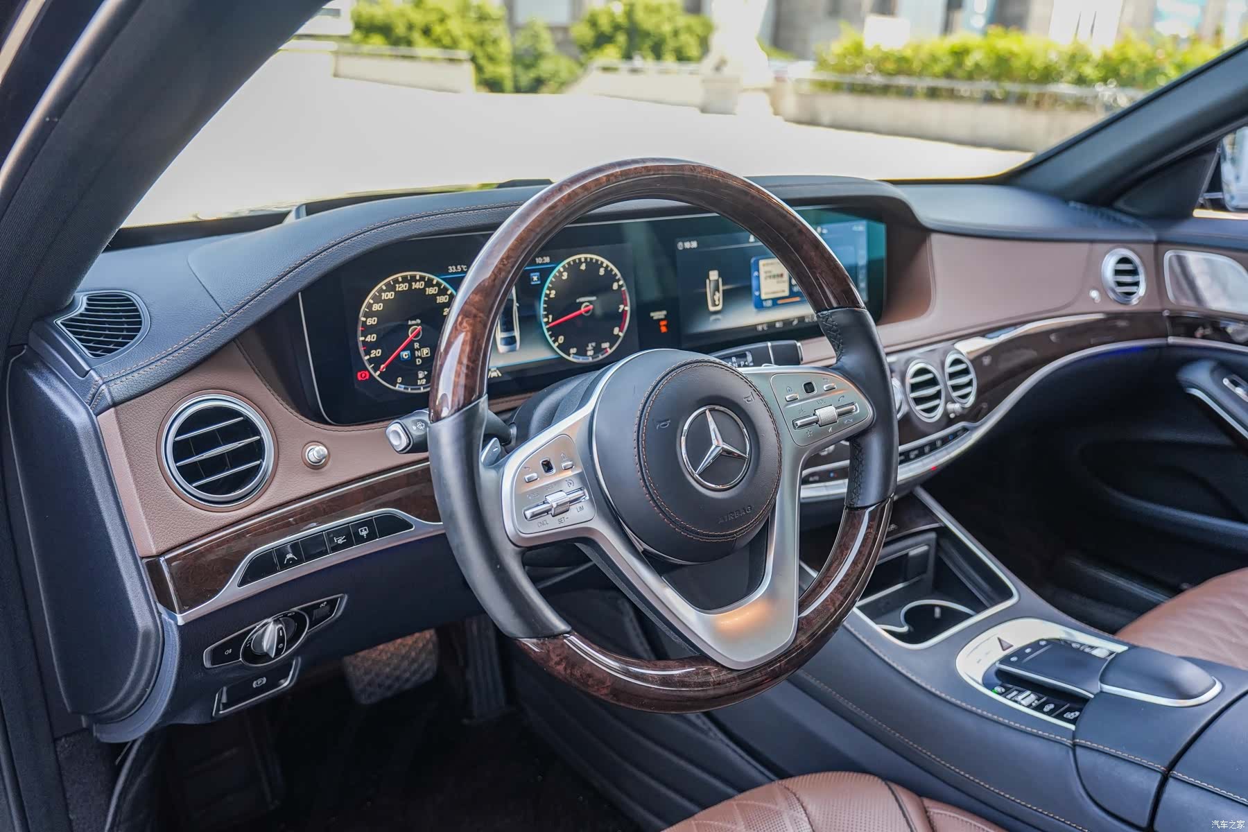 Maybach S-Class, 2020 4
