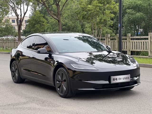 Model 3 2025款 改款 长续航后轮驱动版