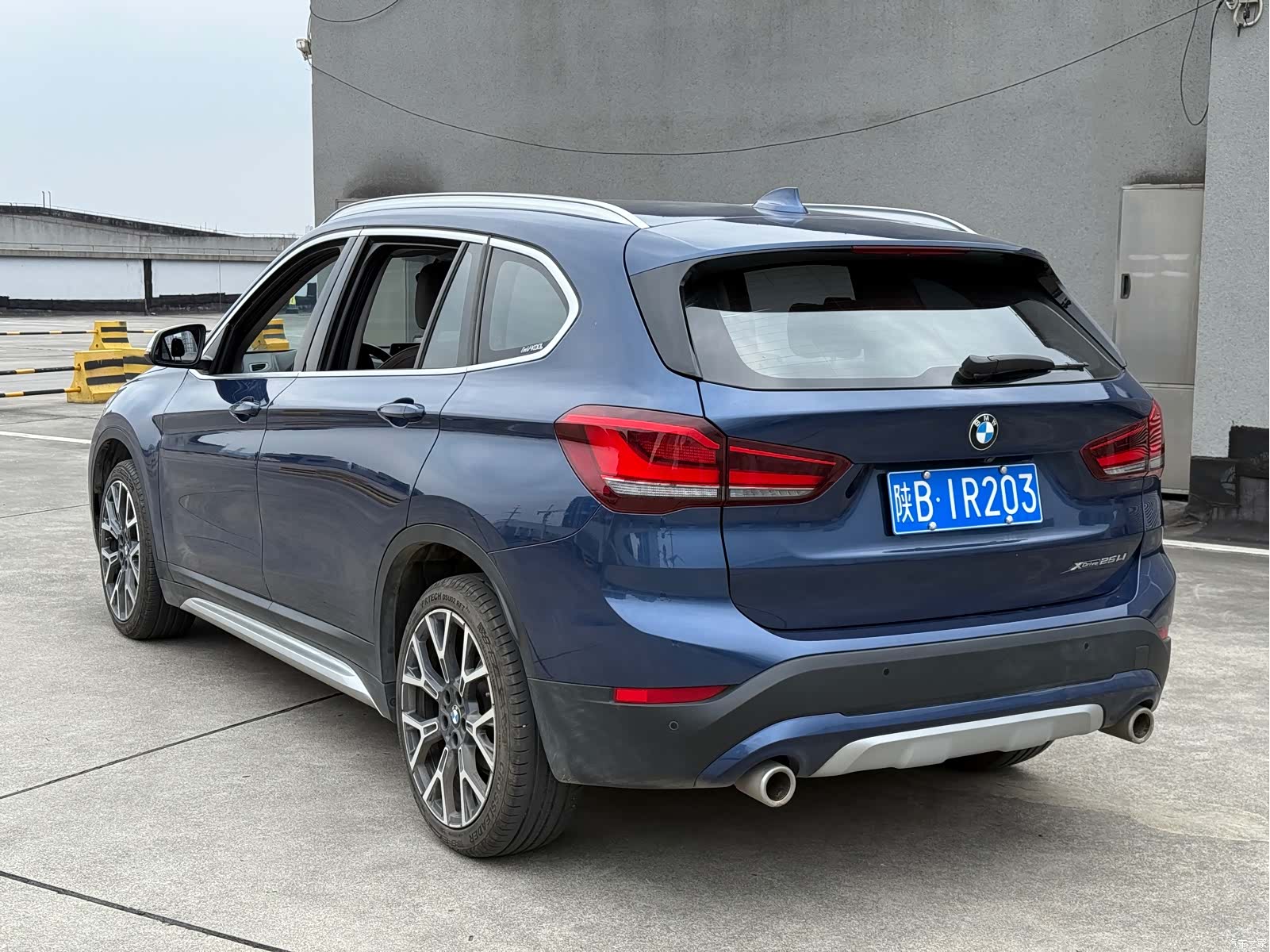 BMW X1, 2021 все фото