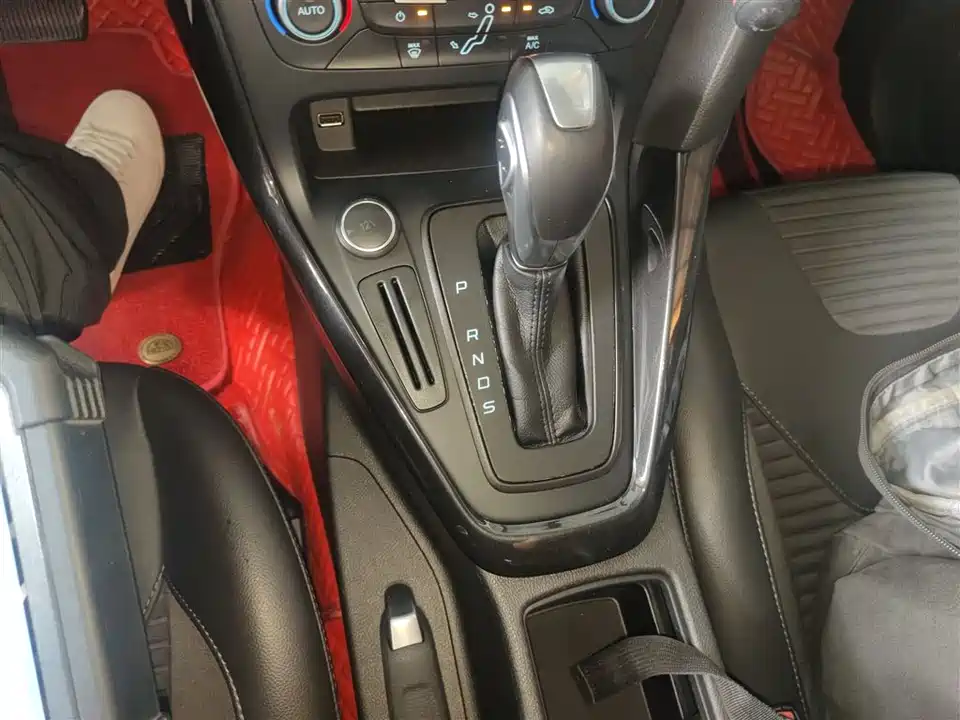 Ford Fox