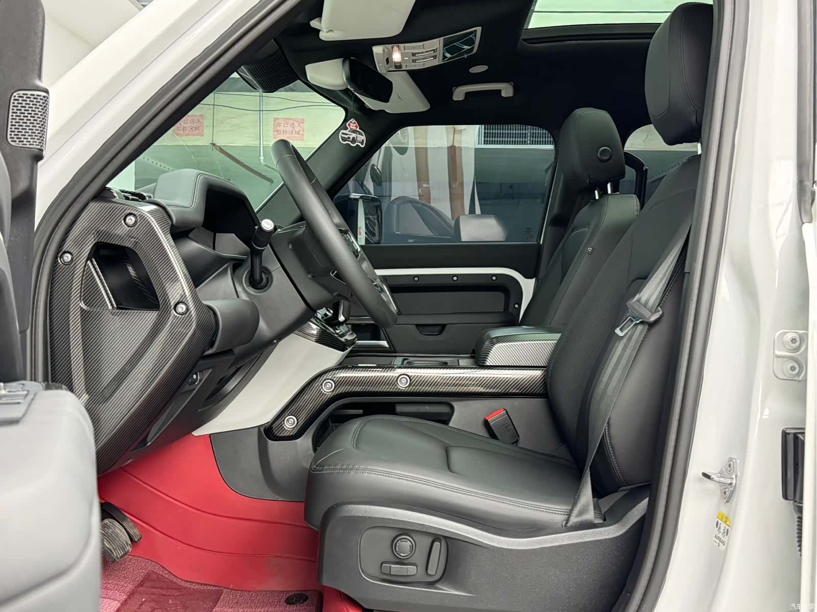 Land Rover Defender, 2025 8