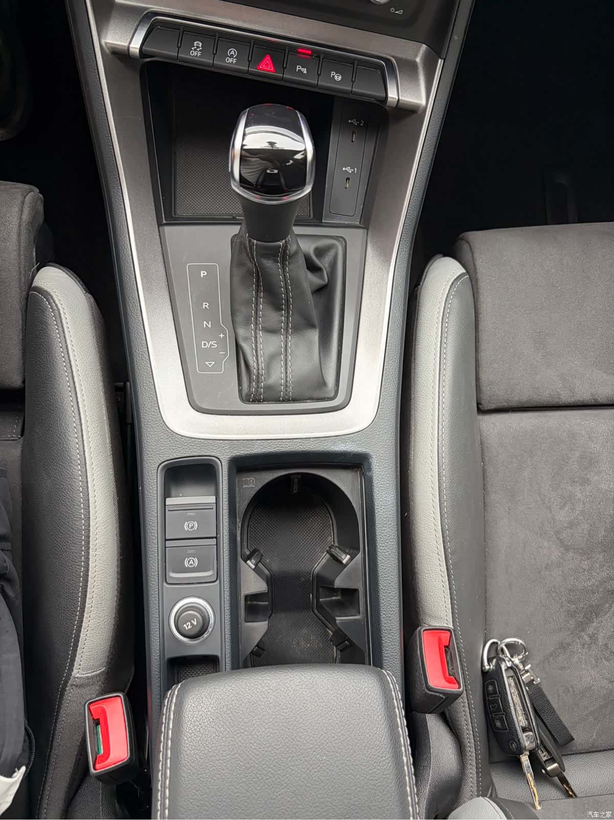 Audi Q3, 2022 11