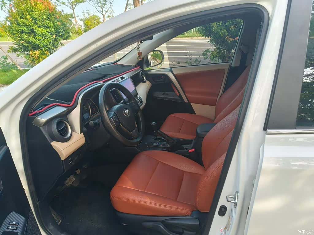 Toyota RAV4, 2014 все фото