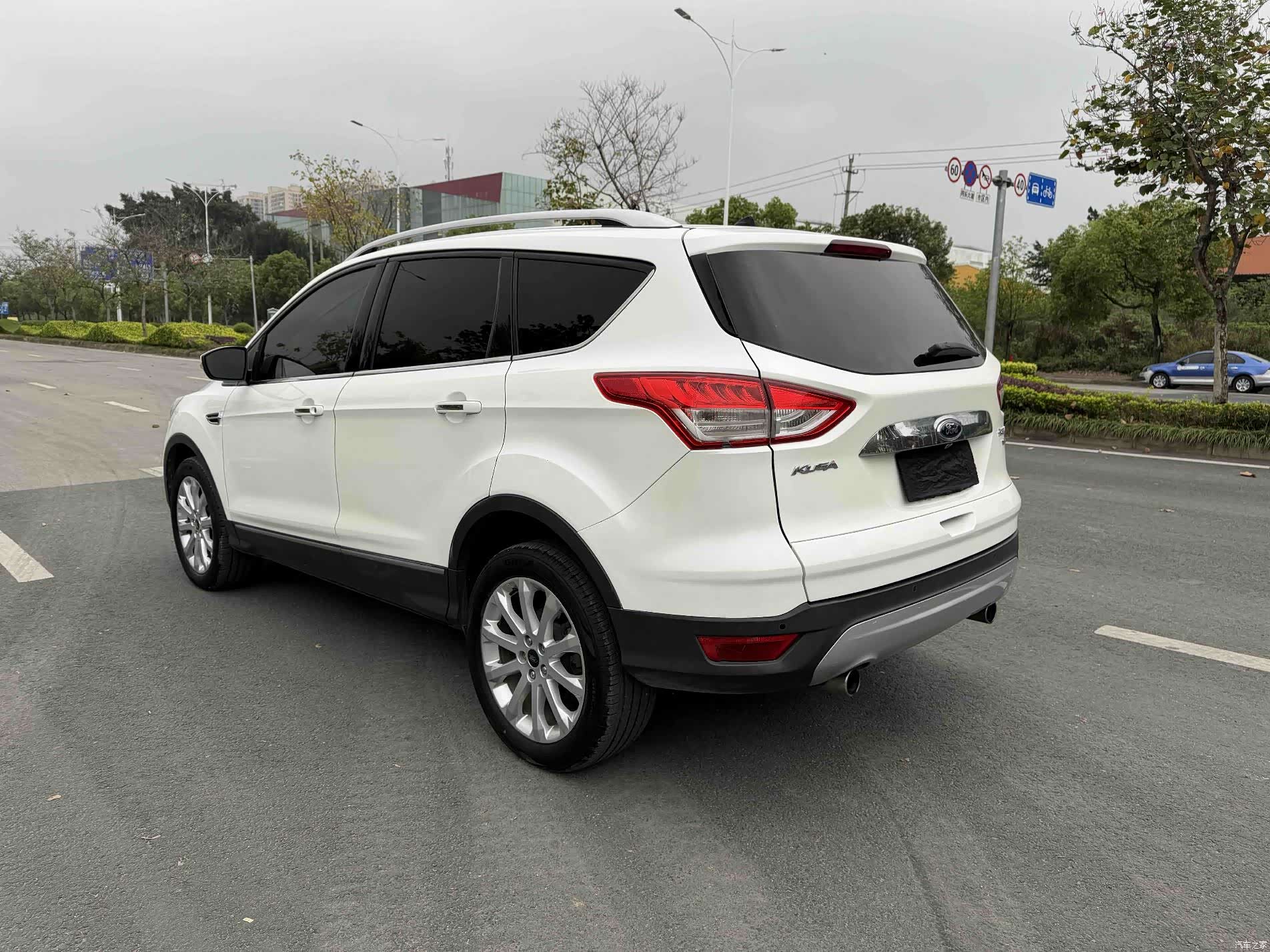 Ford Kuga, 2014 9