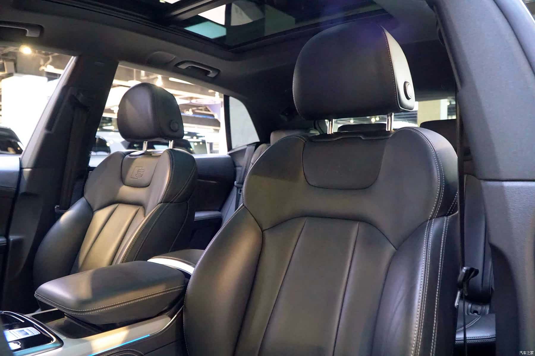 Audi Q8, 2019 9