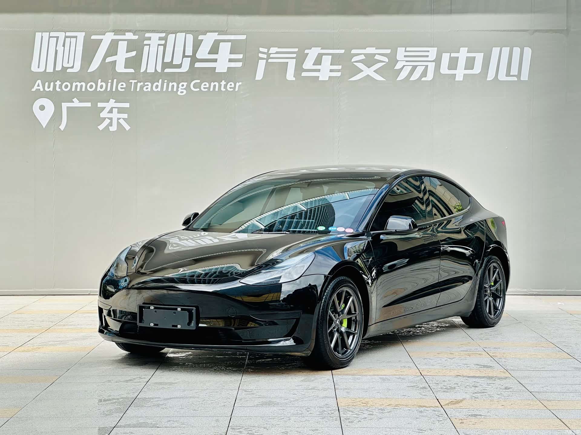 Tesla Model 3, 2023 1