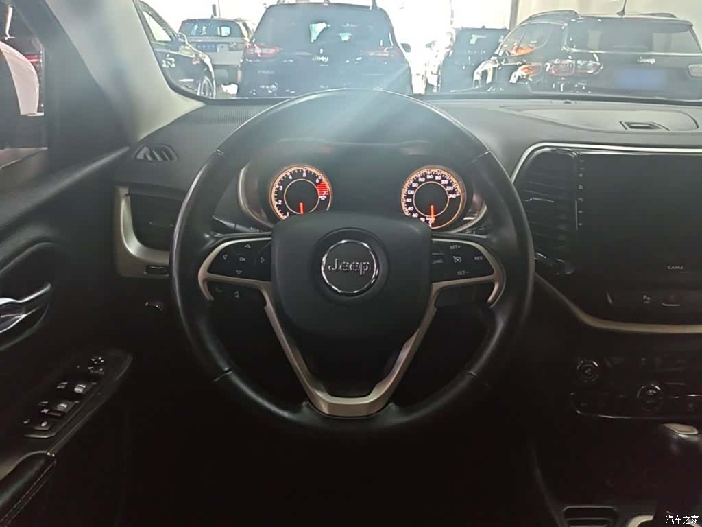 Jeep Cherokee, 2018 11