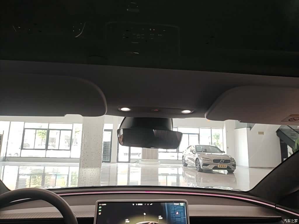 Tesla Model 3, 2024 18