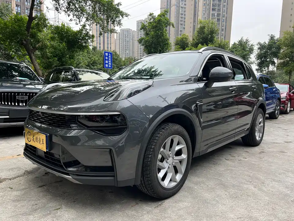 Lynk & Co 01