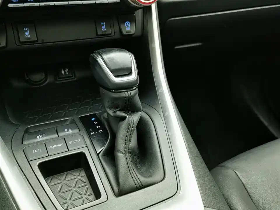 Toyota RAV4 Rongfang