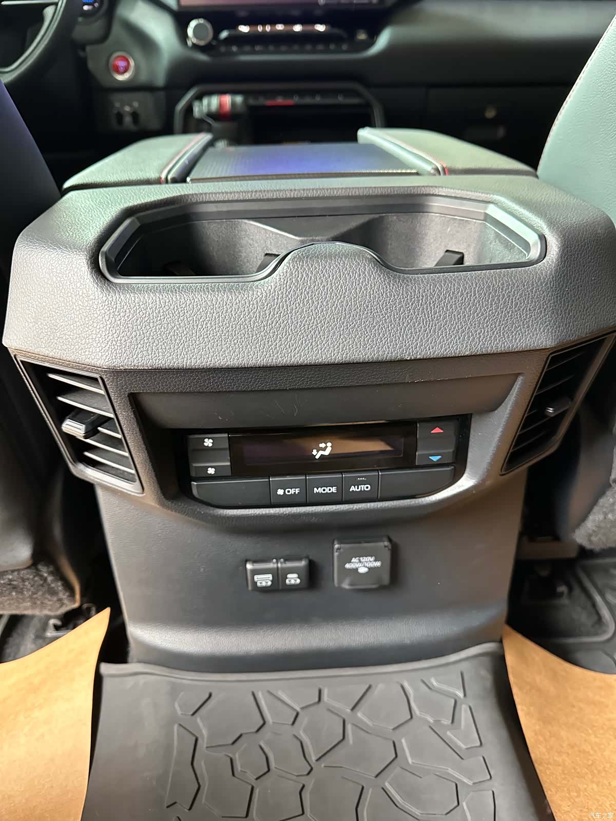 Toyota Sequoia, 2023 14