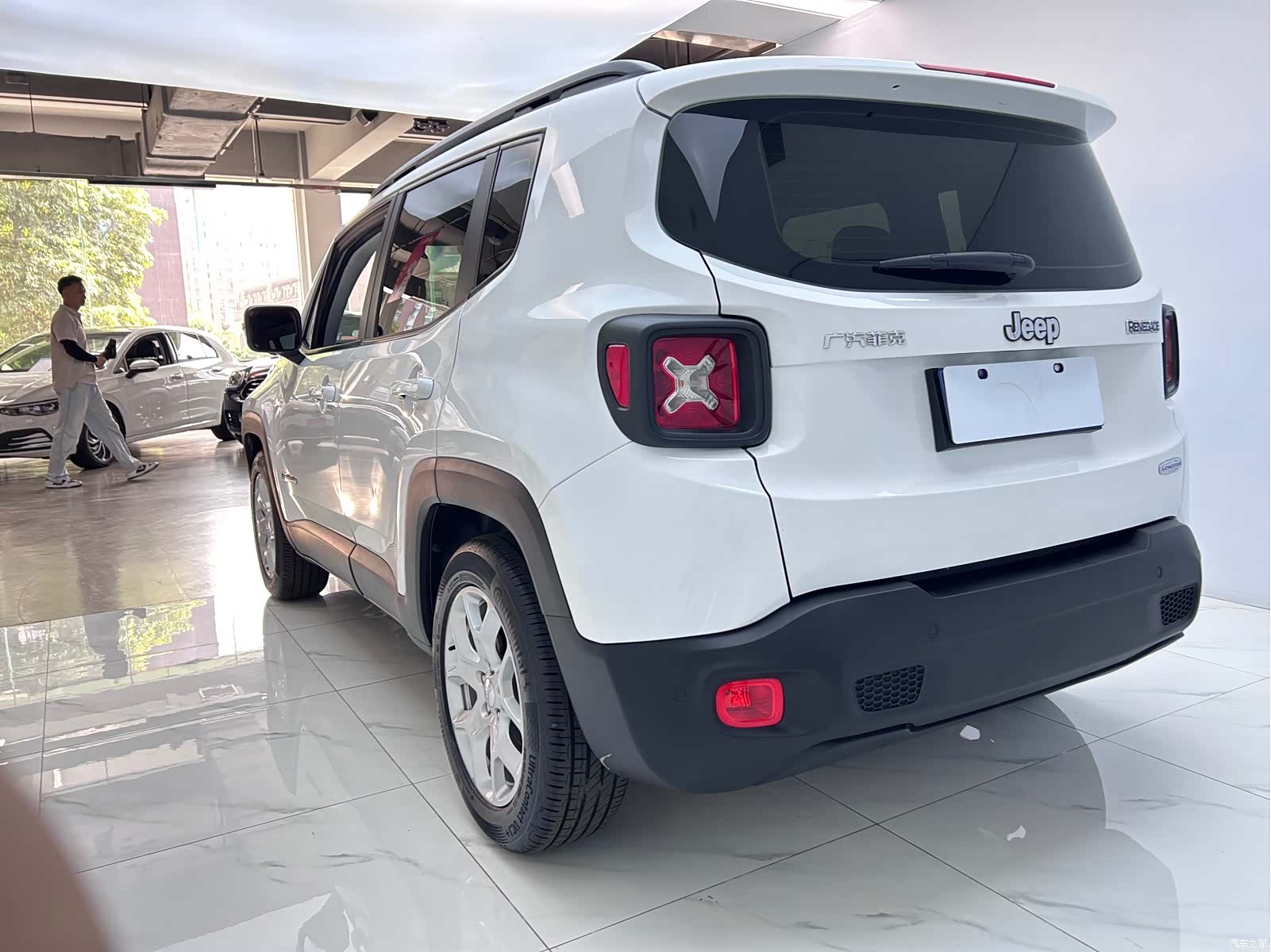 Jeep Renegade, 2018 все фото