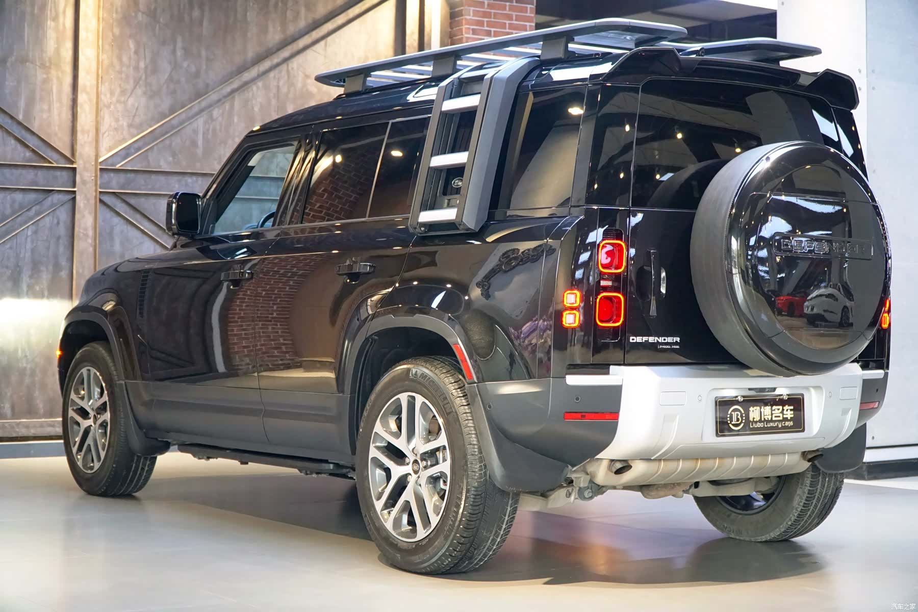 Land Rover Defender, 2022 4