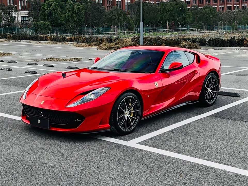 Ferrari 812