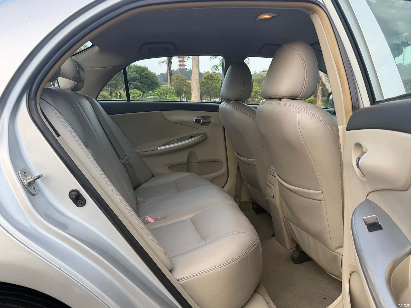 Toyota Corolla, 2012 16