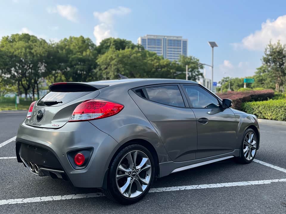 Hyundai Veloster