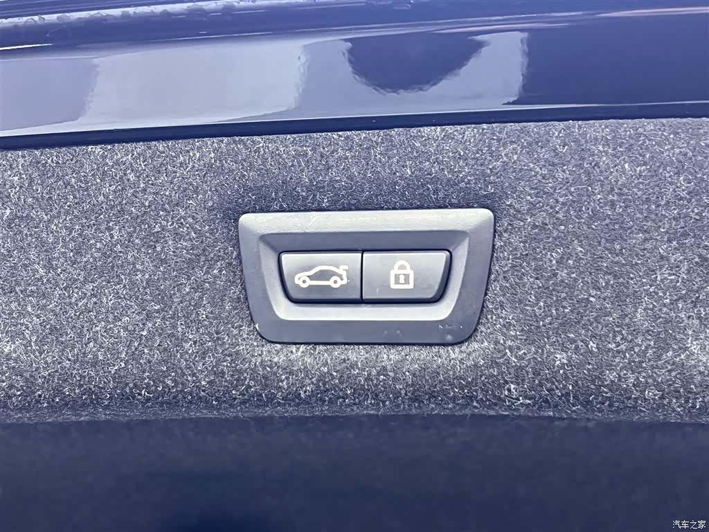 BMW 5 Series, 2022 24