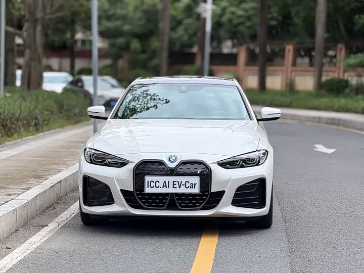 BMW i4 2023 eDrive35