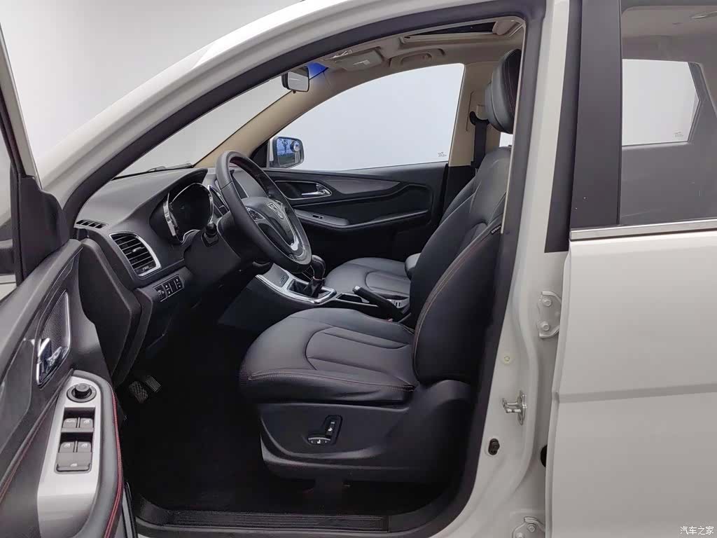 Wuling 560, 2015 10
