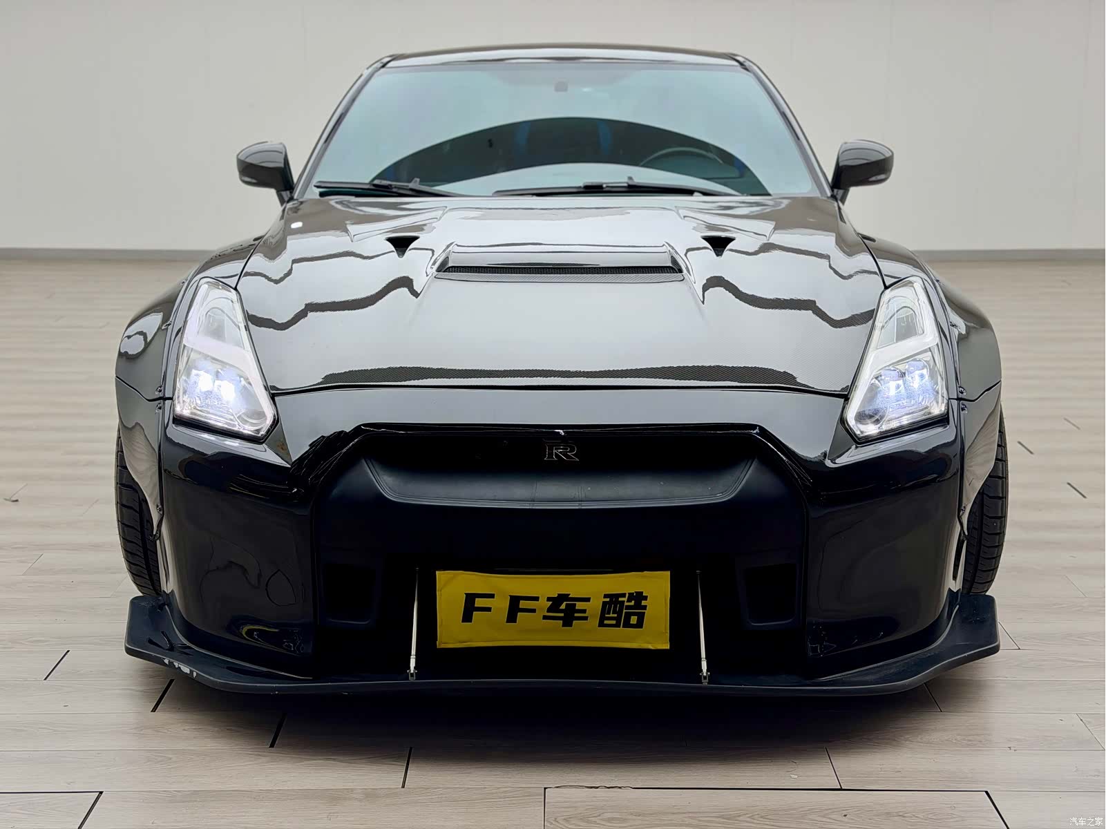 Nissan GT-R, 2010 3