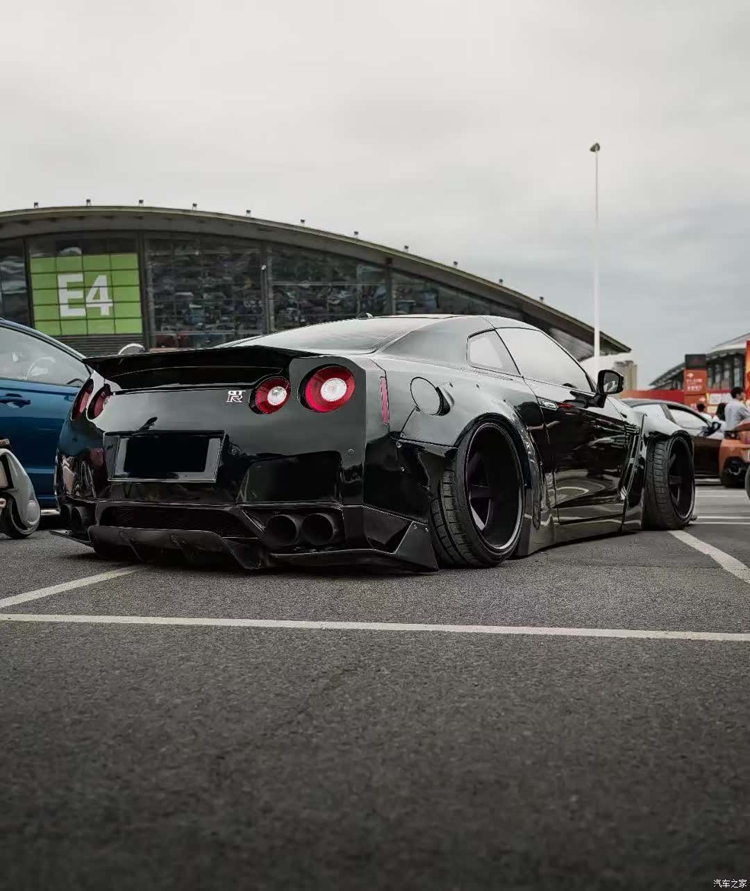 Nissan GT-R, 2010 6