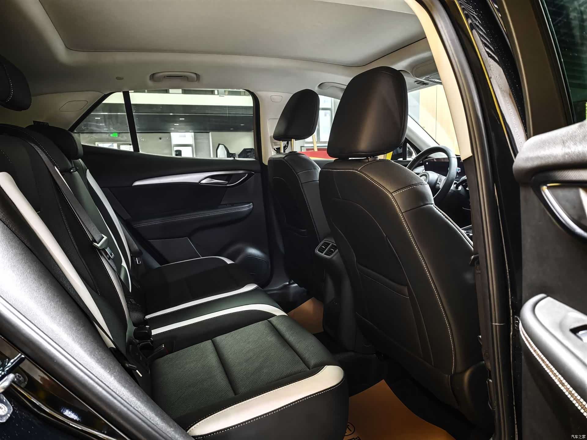 Buick Envision, 2024 11
