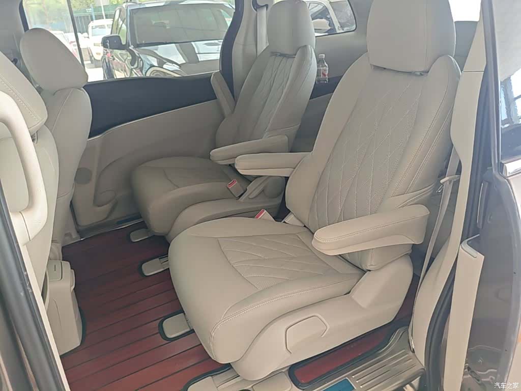 Buick GL8, 2023 13