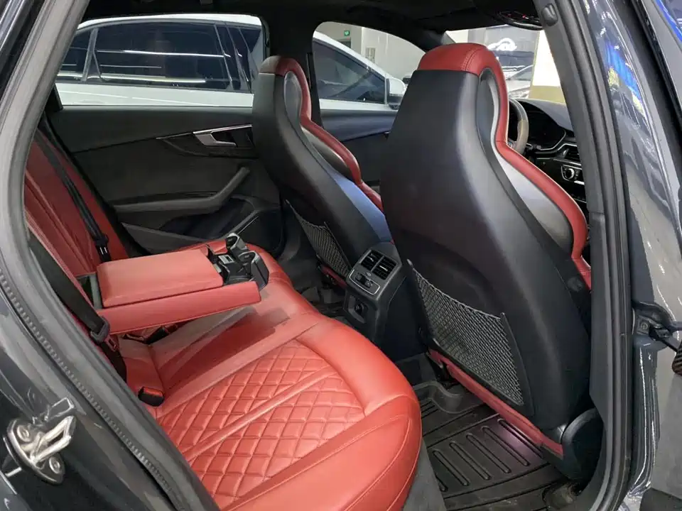Audi S4 Audi S4