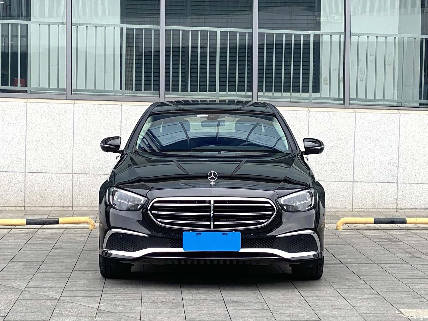 Mercedes-Benz E-Class, 2023 3
