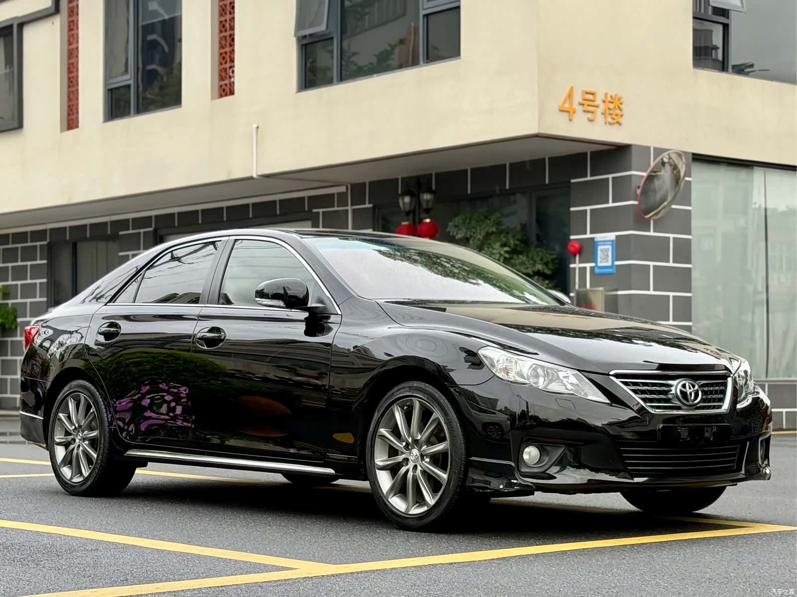 Toyota 2.5V, 2012 3