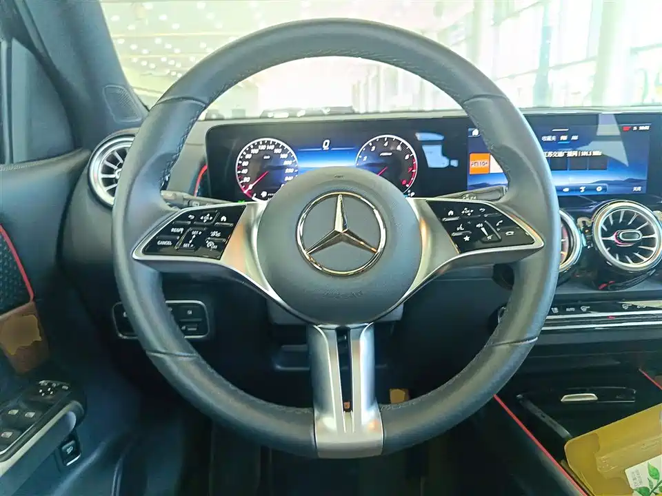 Mercedes-Benz GLB Mercedes-Benz GLB
