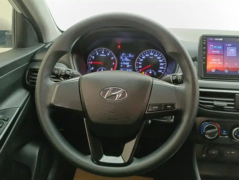 Hyundai Yuedong