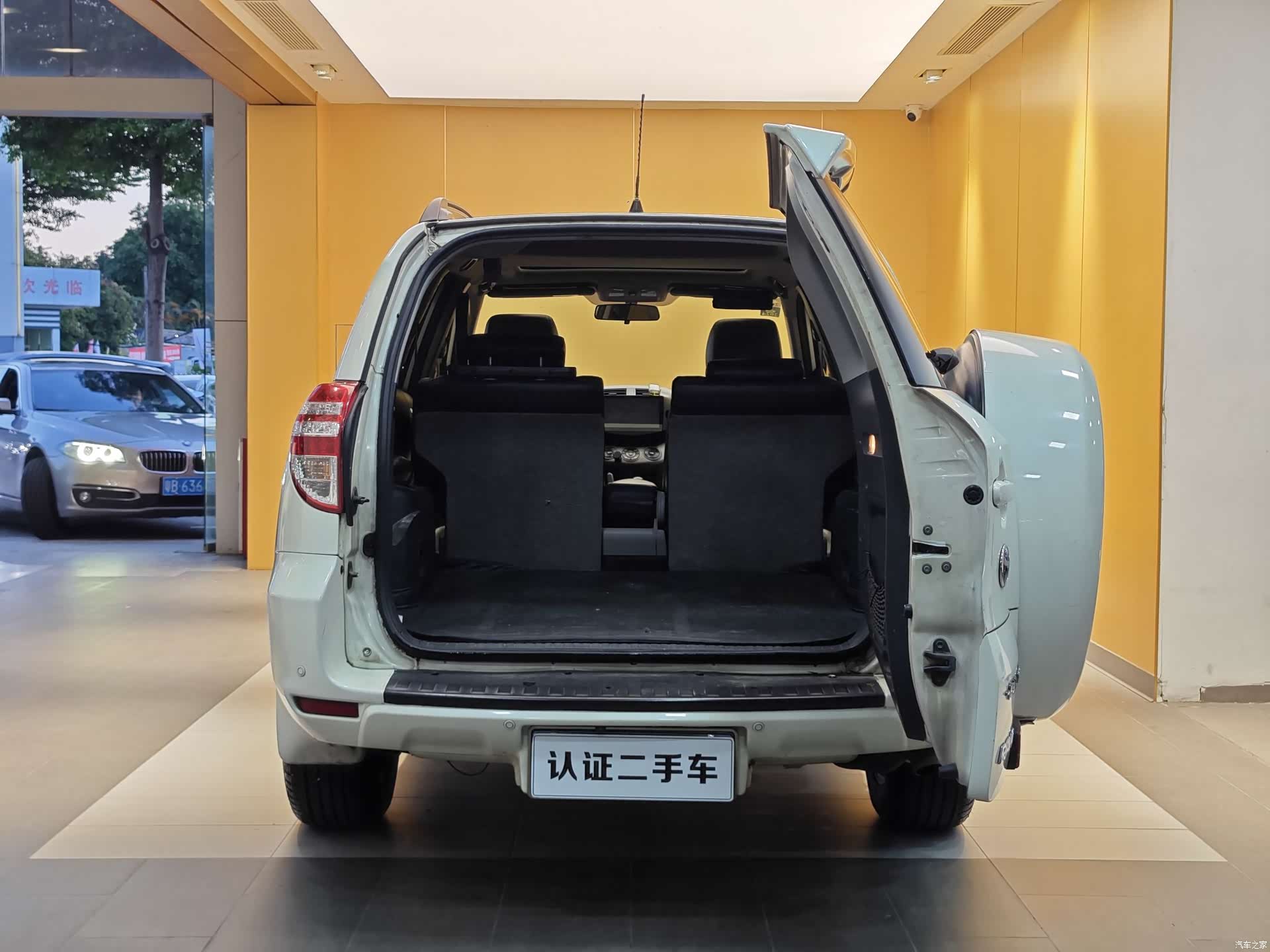 Toyota RAV4, 2011 26