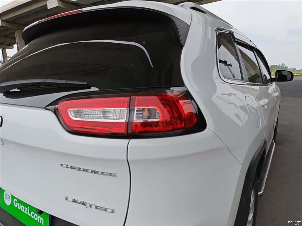 Jeep Cherokee, 2018 8