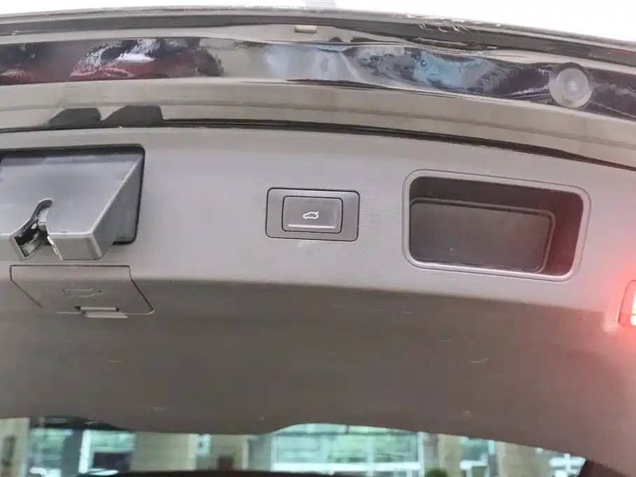 AITO Ask the world M5