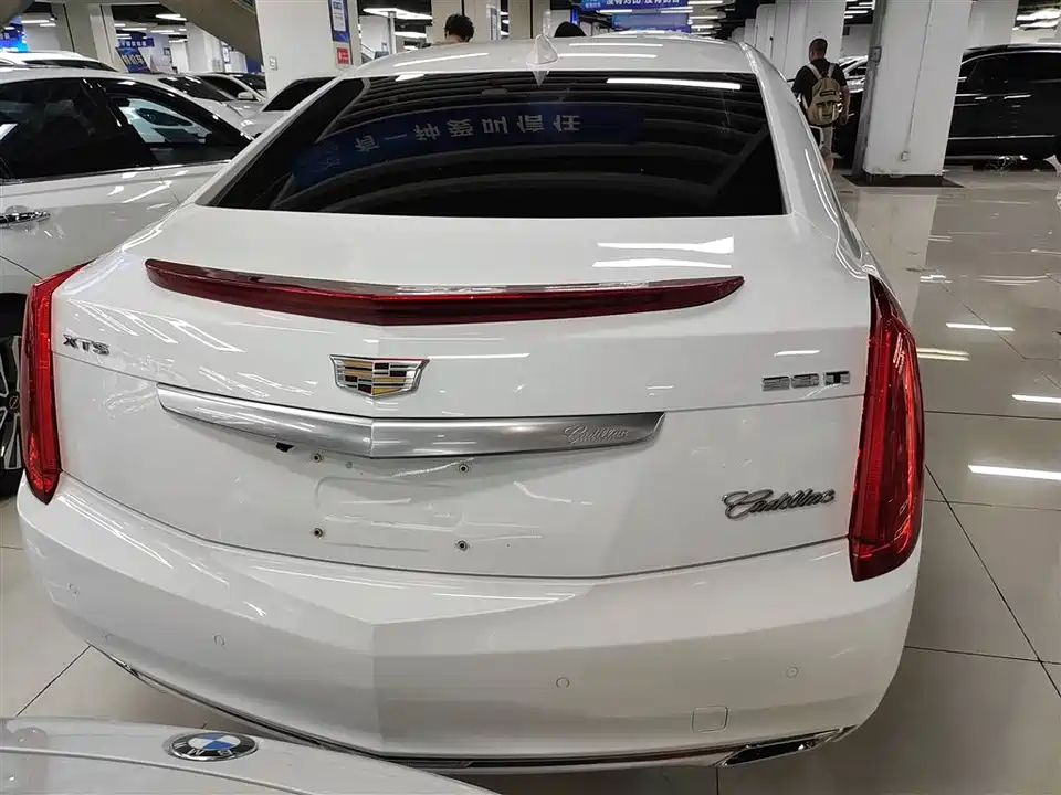 Cadillac XTS